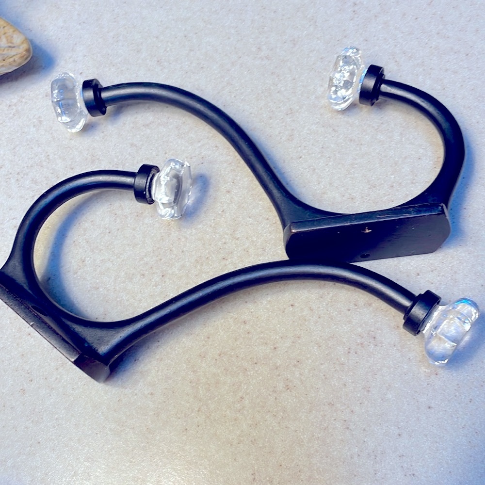 2 Vintage glass knob hooks - Picture 11 of 12